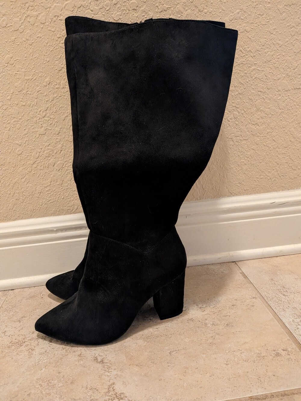 Women's Black Suede Knee-high Block Heel Boots